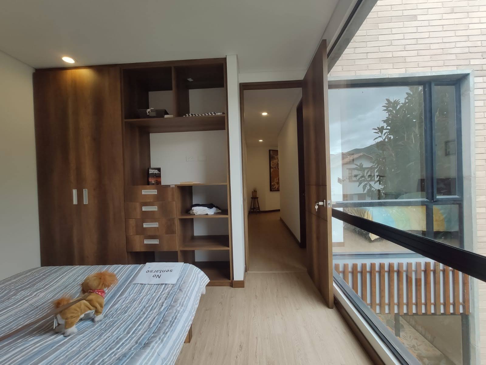 38c910d5-040d-4044-8082-16cd7b7258fe